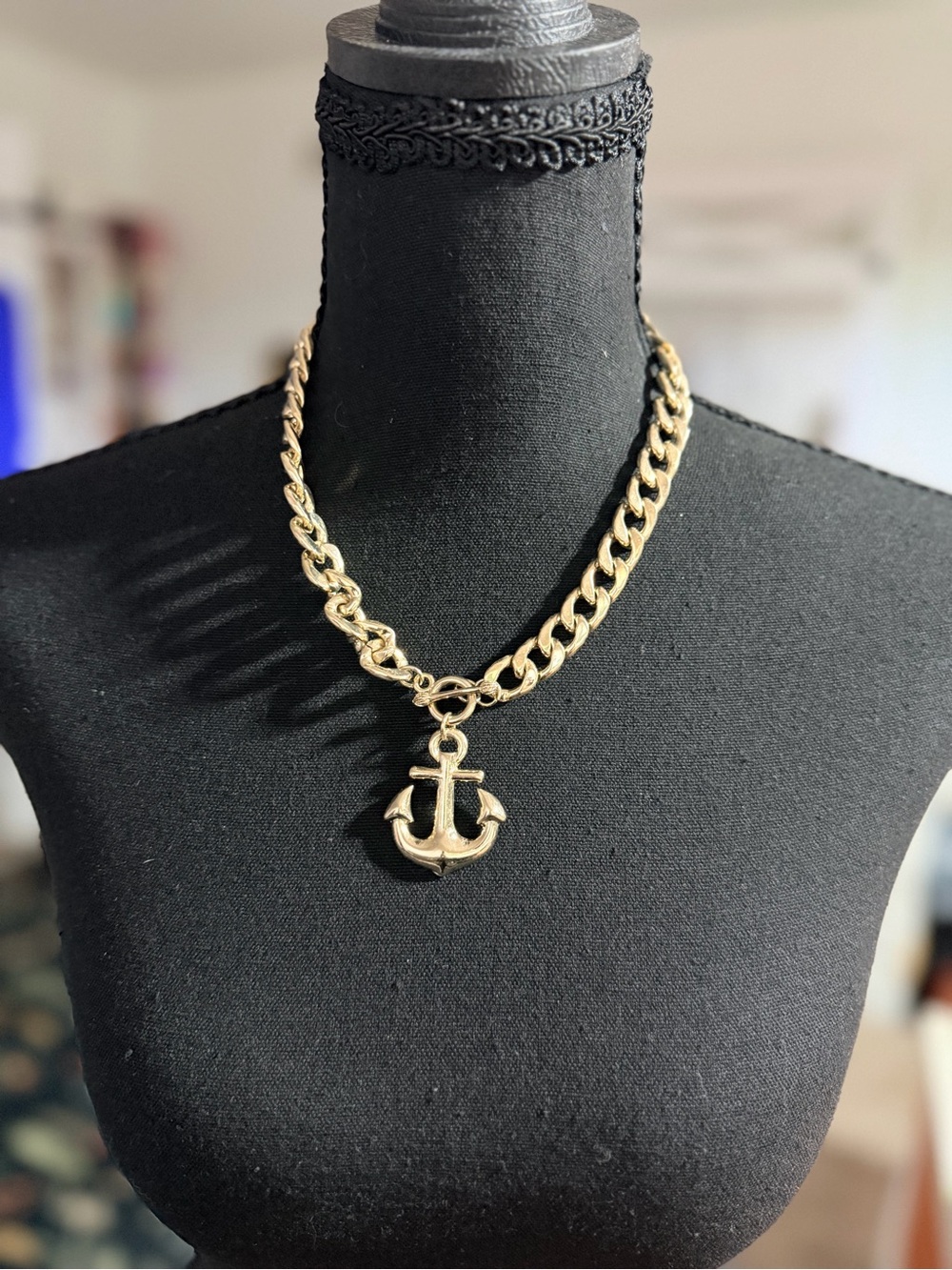 Source Unknown Gold Anchor Pendant Chunky Chain Necklace